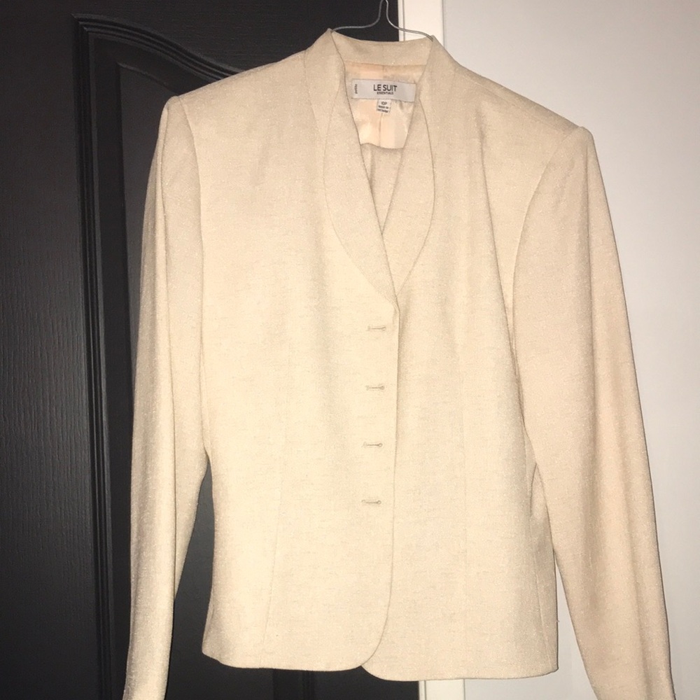 Le Suit Women's Cream Tailored Button-Front Jacket and Skirt Set